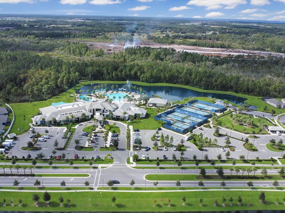 Под контрактом: $435,000 (2 спален, 2 ванн, 1405 Квадратных фут)