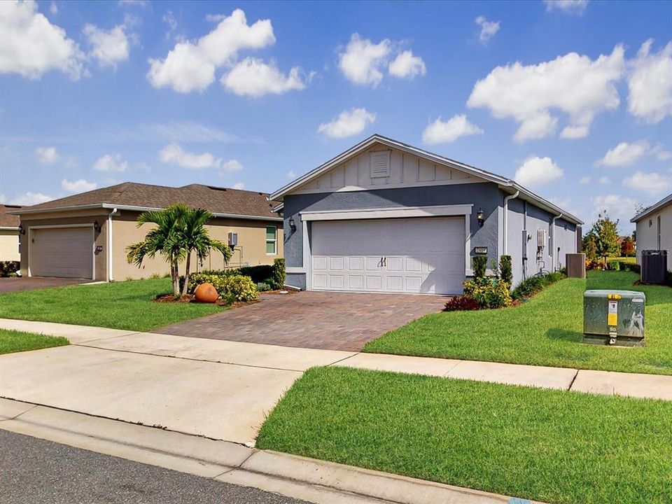 Под контрактом: $435,000 (2 спален, 2 ванн, 1405 Квадратных фут)