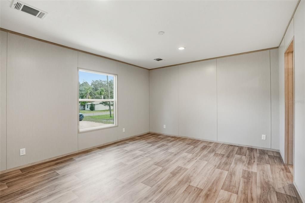 待售: $269,900 (4 贝兹, 2 浴室, 1568 平方英尺)