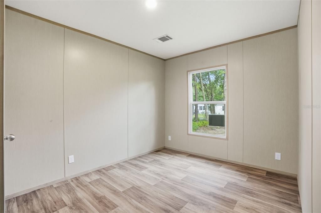 待售: $269,900 (4 贝兹, 2 浴室, 1568 平方英尺)