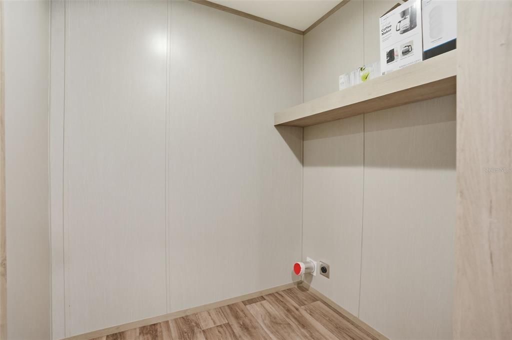 待售: $269,900 (4 贝兹, 2 浴室, 1568 平方英尺)