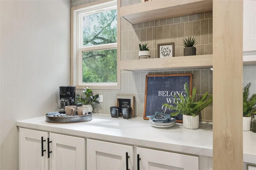 待售: $269,900 (4 贝兹, 2 浴室, 1568 平方英尺)