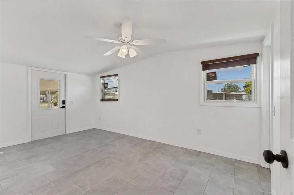 На продажу: $229,000 (3 спален, 2 ванн, 1312 Квадратных фут)