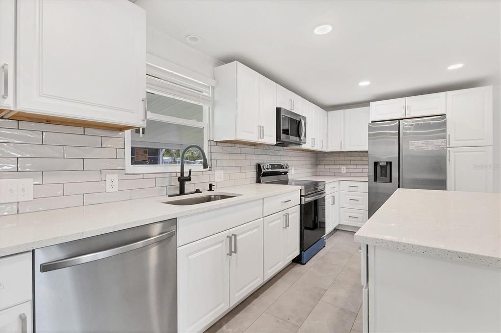 На продажу: $229,000 (3 спален, 2 ванн, 1312 Квадратных фут)