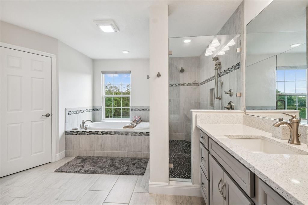 待售: $975,000 (5 贝兹, 4 浴室, 3547 平方英尺)