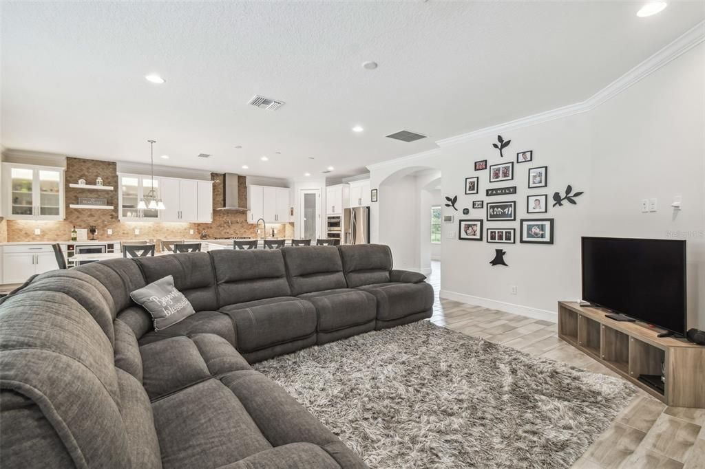 待售: $975,000 (5 贝兹, 4 浴室, 3547 平方英尺)