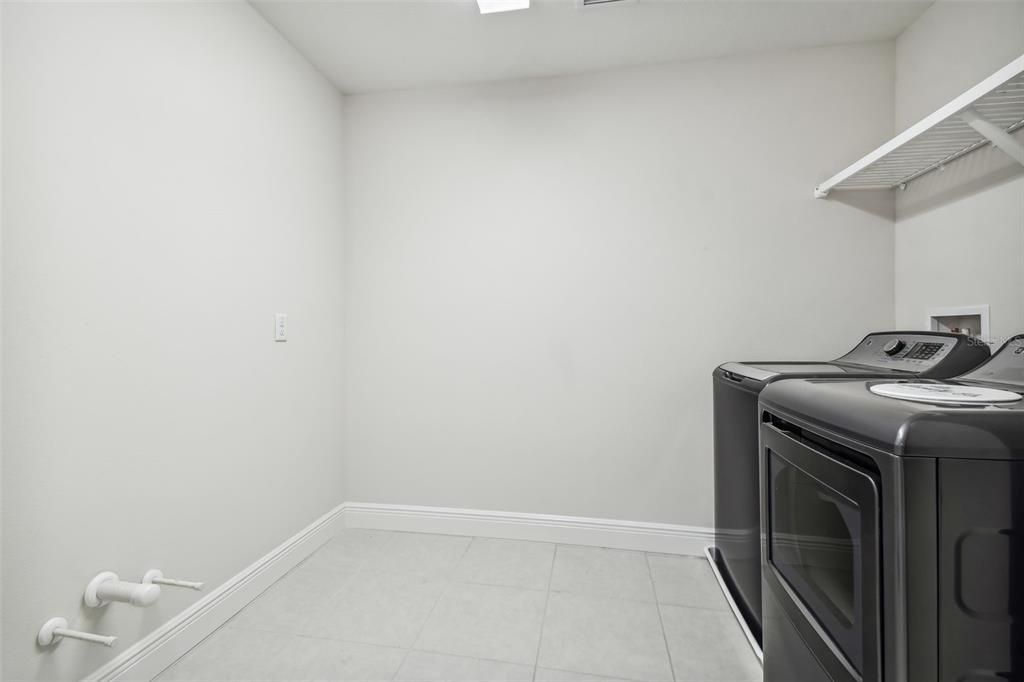 待售: $975,000 (5 贝兹, 4 浴室, 3547 平方英尺)