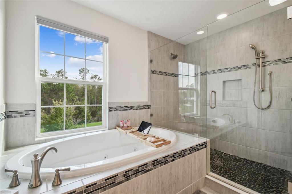 待售: $975,000 (5 贝兹, 4 浴室, 3547 平方英尺)