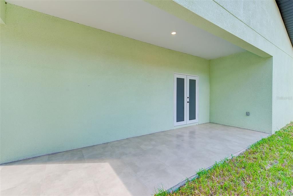 For Sale: $395,000 (3 beds, 2 baths, 1435 Square Feet)