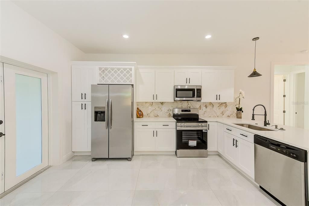 For Sale: $395,000 (3 beds, 2 baths, 1435 Square Feet)