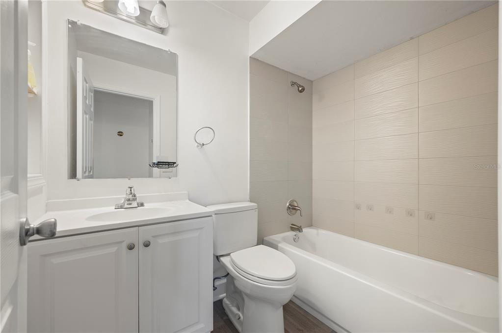 待售: $245,000 (3 贝兹, 2 浴室, 1026 平方英尺)