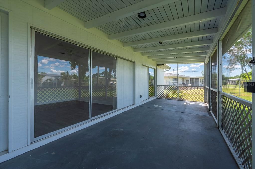 待售: $245,000 (3 贝兹, 2 浴室, 1026 平方英尺)