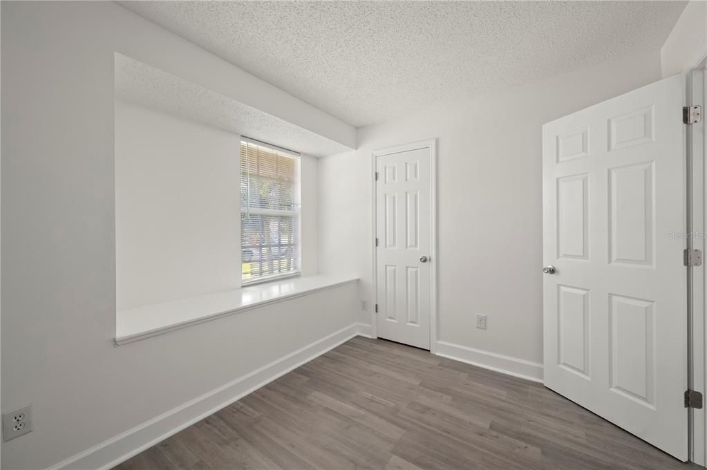 待售: $245,000 (3 贝兹, 2 浴室, 1026 平方英尺)