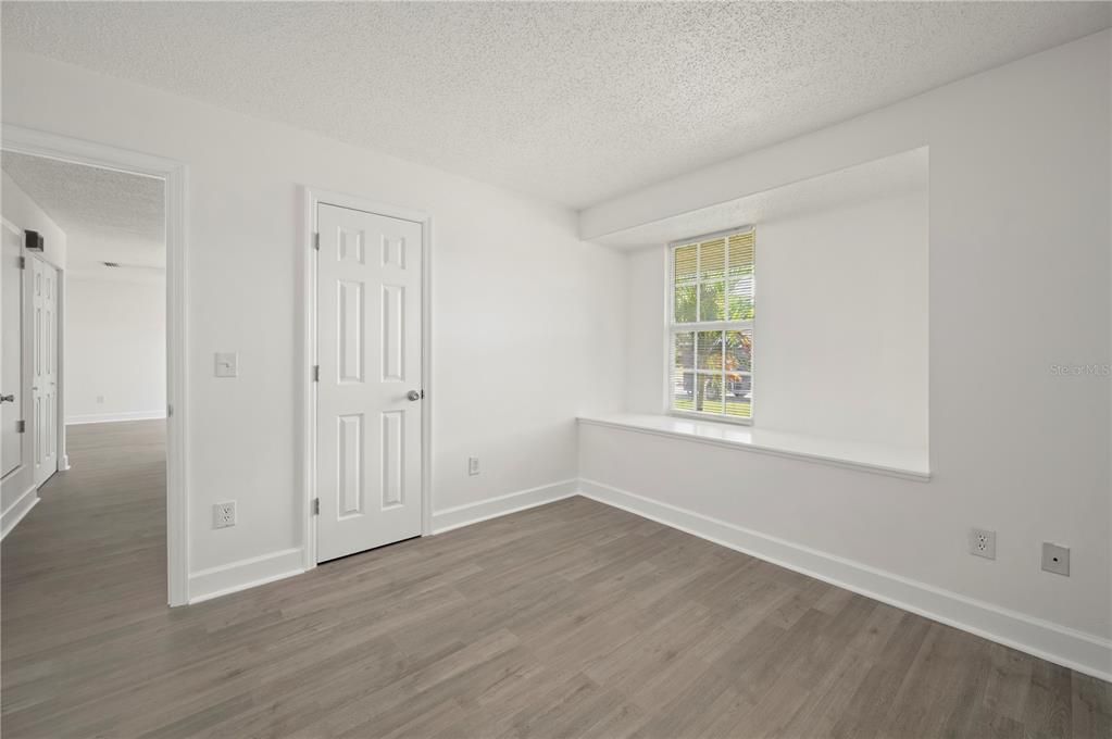 待售: $245,000 (3 贝兹, 2 浴室, 1026 平方英尺)