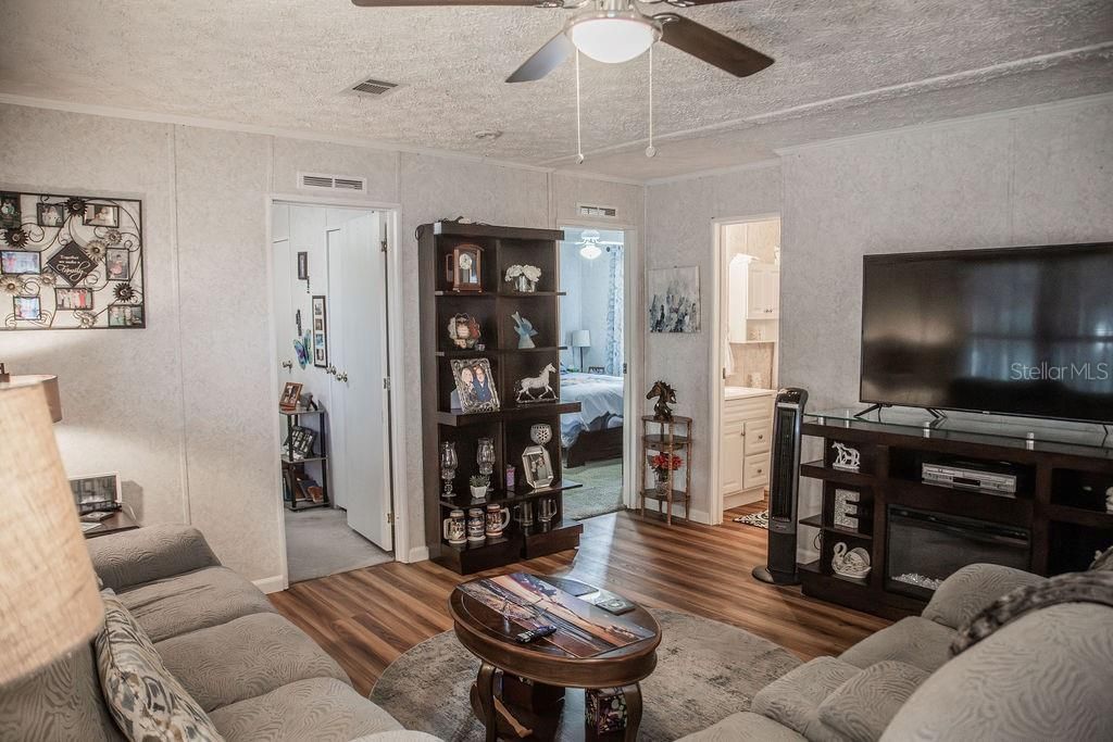 En Venta: $239,900 (3 camas, 2 baños, 1056 Pies cuadrados)