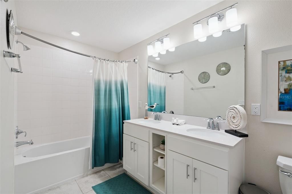 For Sale: $340,000 (2 beds, 2 baths, 1194 Square Feet)