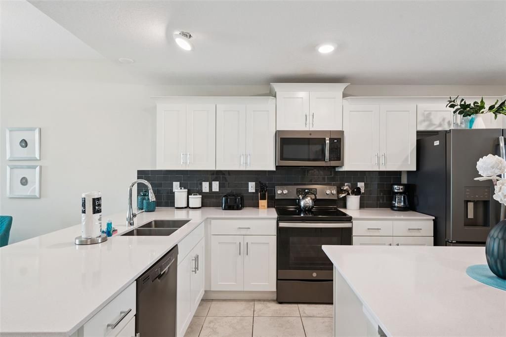 For Sale: $340,000 (2 beds, 2 baths, 1194 Square Feet)