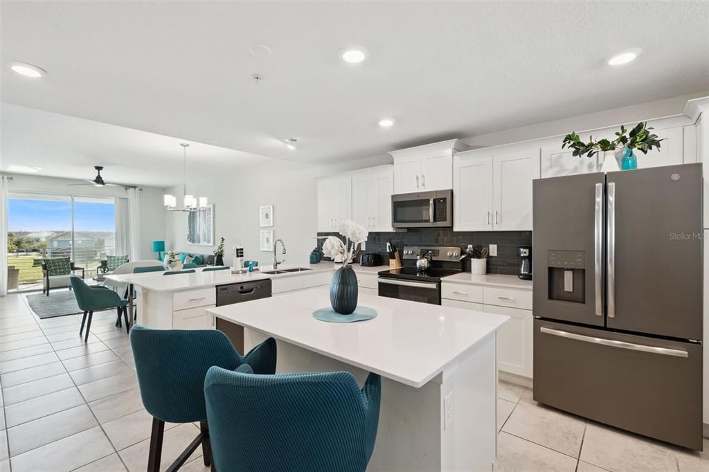 For Sale: $340,000 (2 beds, 2 baths, 1194 Square Feet)