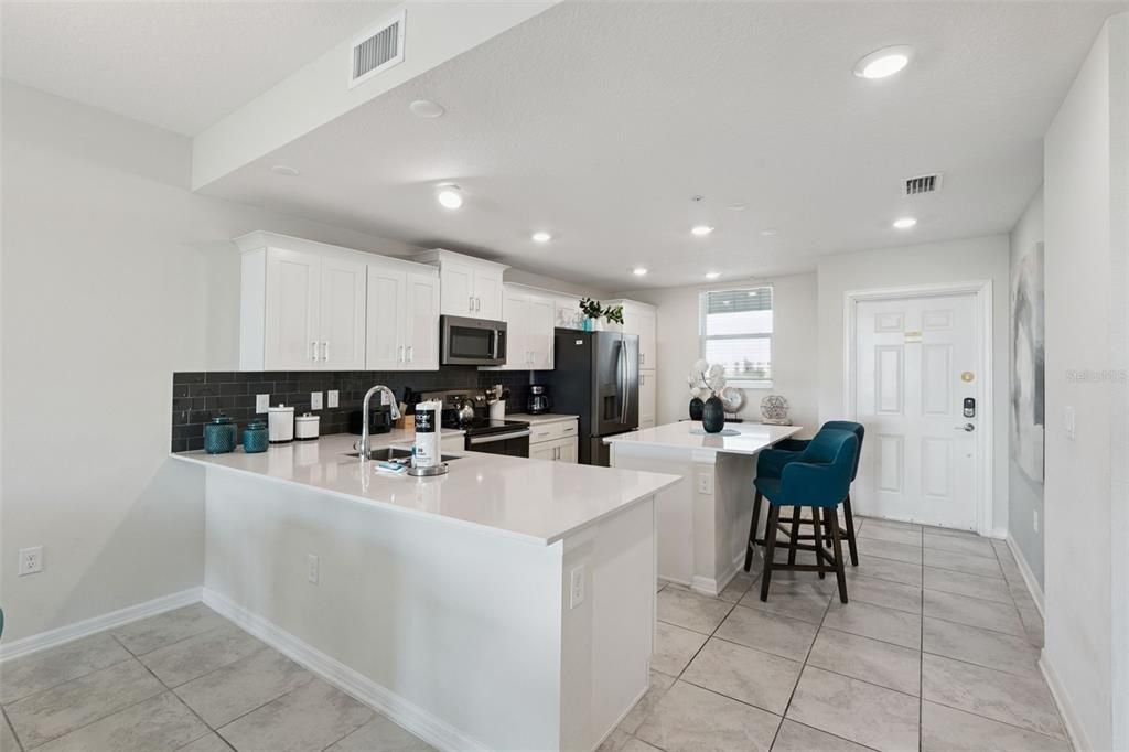 For Sale: $340,000 (2 beds, 2 baths, 1194 Square Feet)