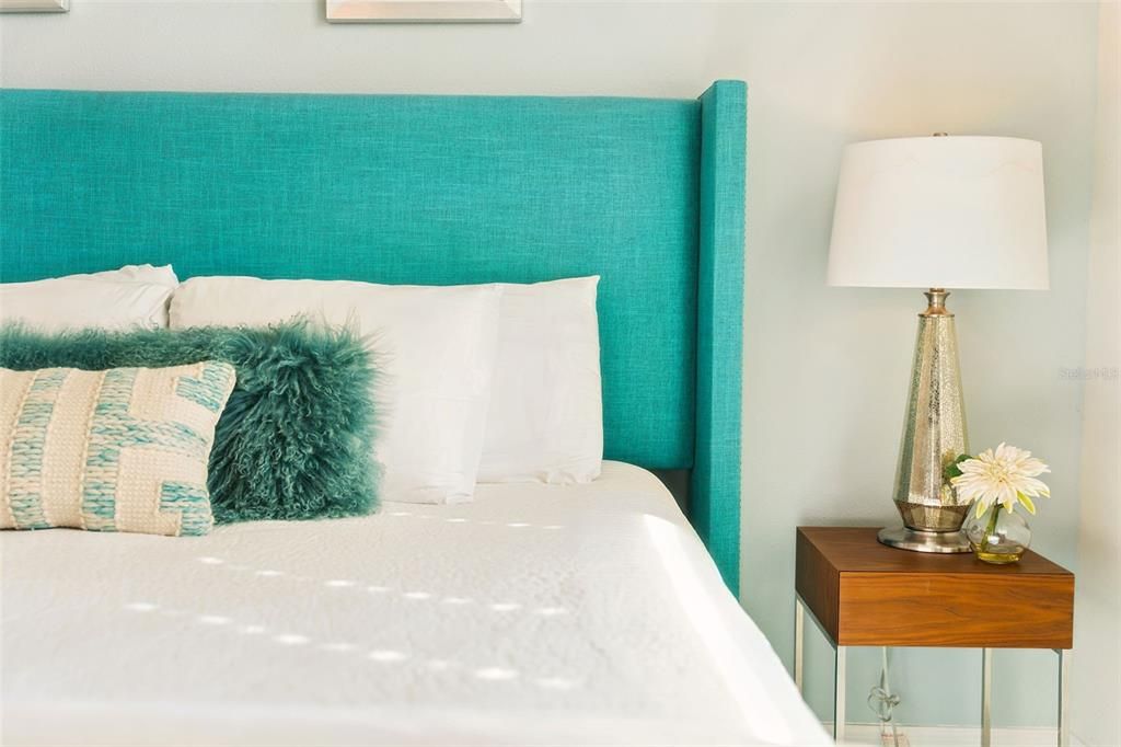 For Sale: $340,000 (2 beds, 2 baths, 1194 Square Feet)