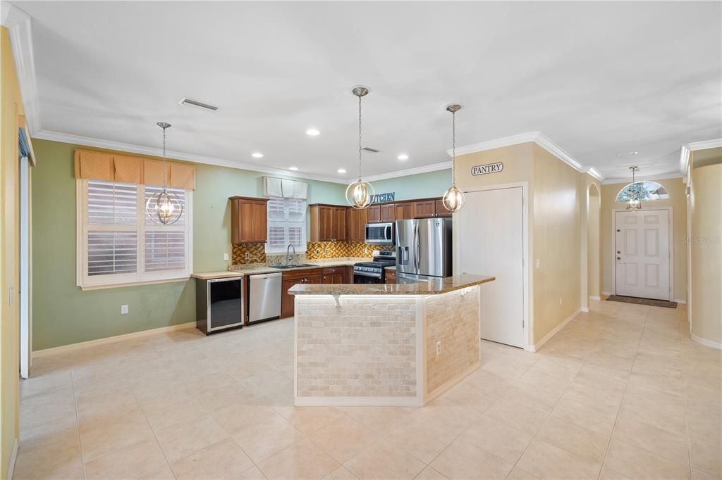 В аренду: $2,300 (3 спален, 2 ванн, 1713 Квадратных фут)