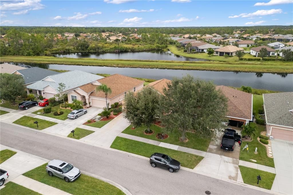 В аренду: $2,300 (3 спален, 2 ванн, 1713 Квадратных фут)