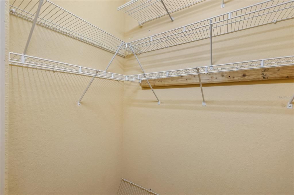 В аренду: $2,300 (3 спален, 2 ванн, 1713 Квадратных фут)