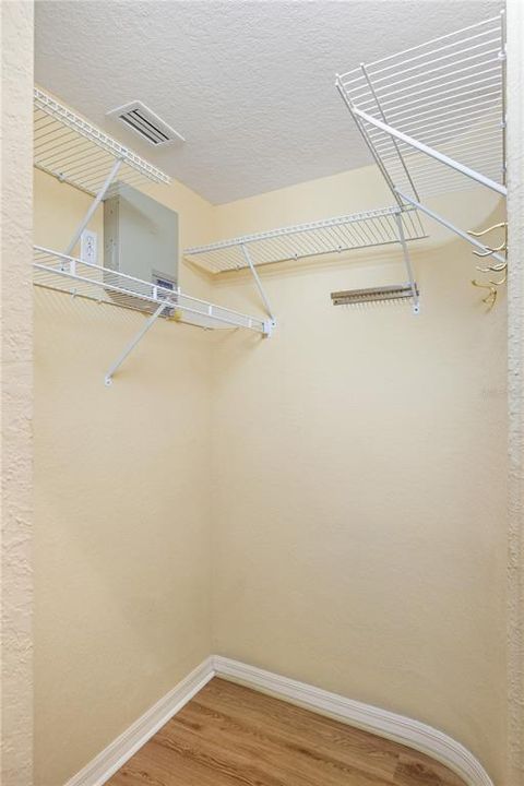 В аренду: $2,300 (3 спален, 2 ванн, 1713 Квадратных фут)