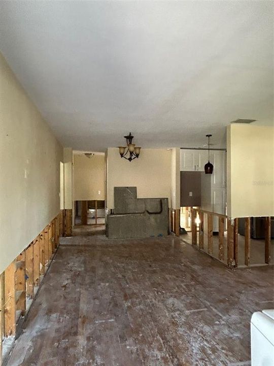 Activo con contrato: $250,000 (3 camas, 2 baños, 1692 Pies cuadrados)