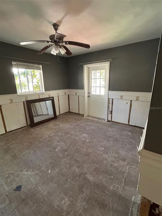 Activo con contrato: $250,000 (3 camas, 2 baños, 1692 Pies cuadrados)