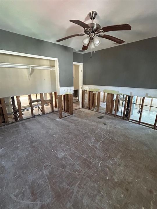 Activo con contrato: $250,000 (3 camas, 2 baños, 1692 Pies cuadrados)