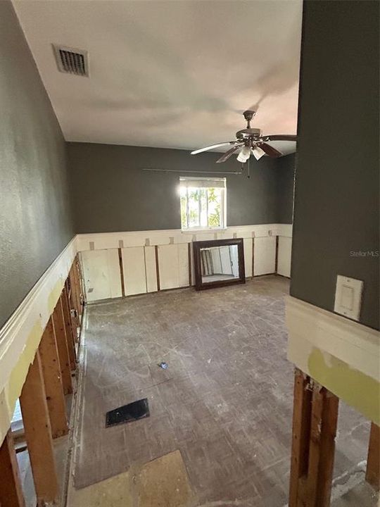 Activo con contrato: $250,000 (3 camas, 2 baños, 1692 Pies cuadrados)