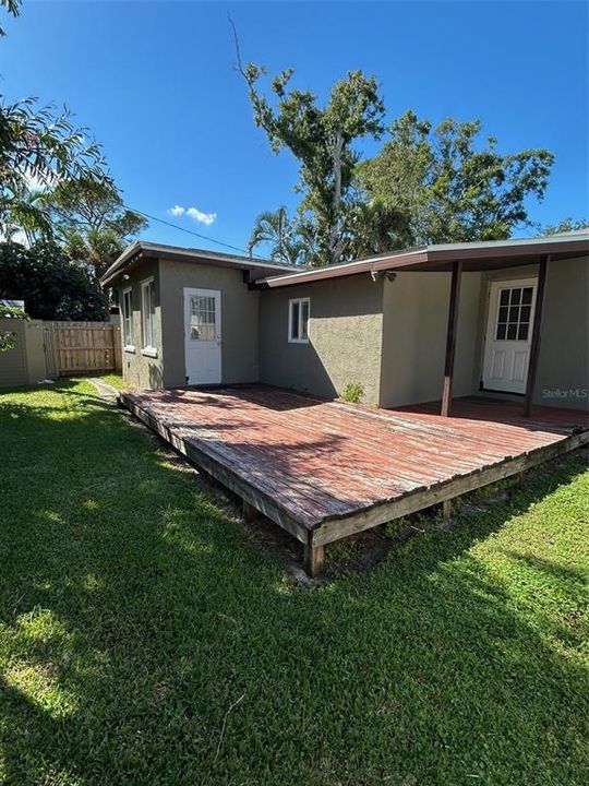 Activo con contrato: $250,000 (3 camas, 2 baños, 1692 Pies cuadrados)