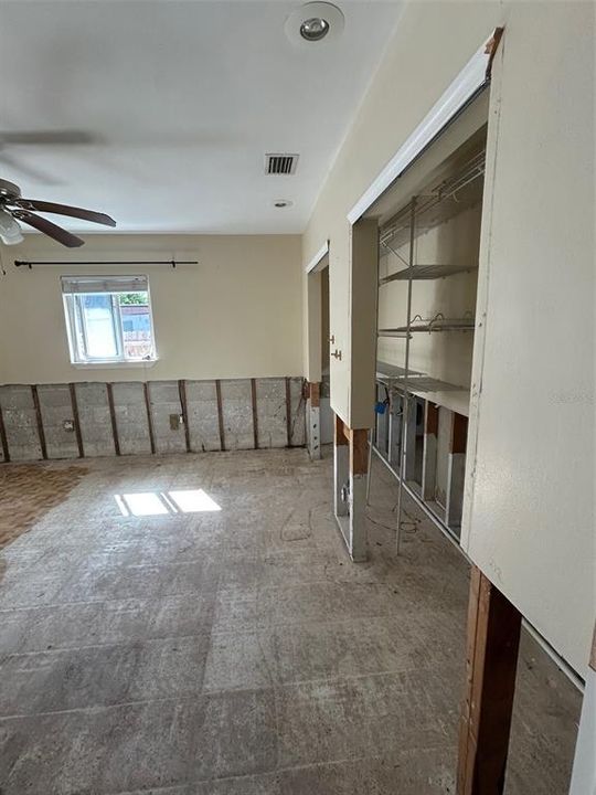 Activo con contrato: $250,000 (3 camas, 2 baños, 1692 Pies cuadrados)