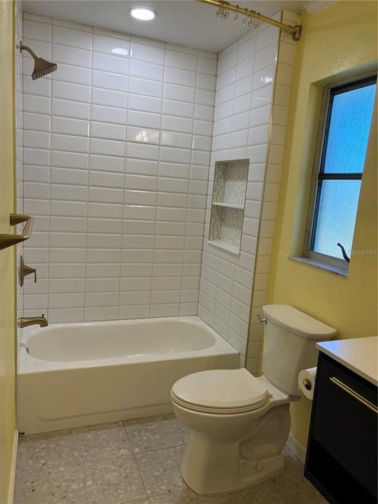 Active With Contract: $3,495 (3 beds, 2 baths, 2010 Square Feet)