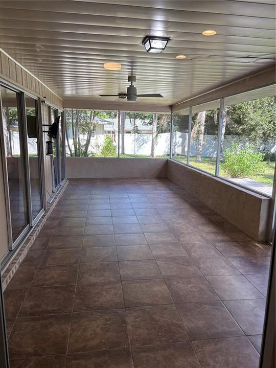 Active With Contract: $3,495 (3 beds, 2 baths, 2010 Square Feet)