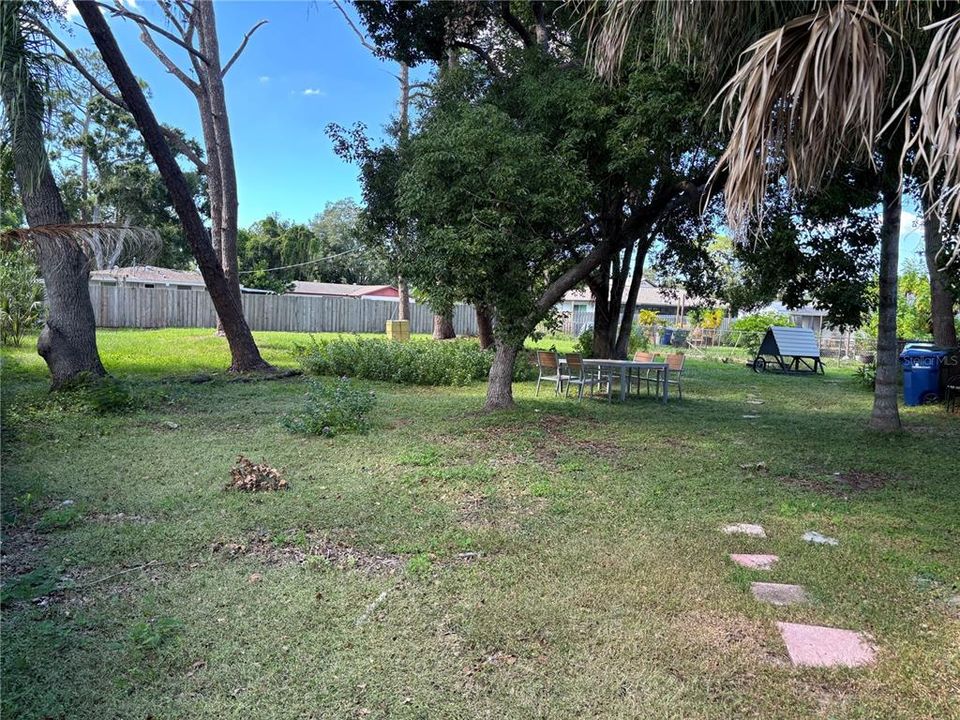 Active With Contract: $3,495 (3 beds, 2 baths, 2010 Square Feet)