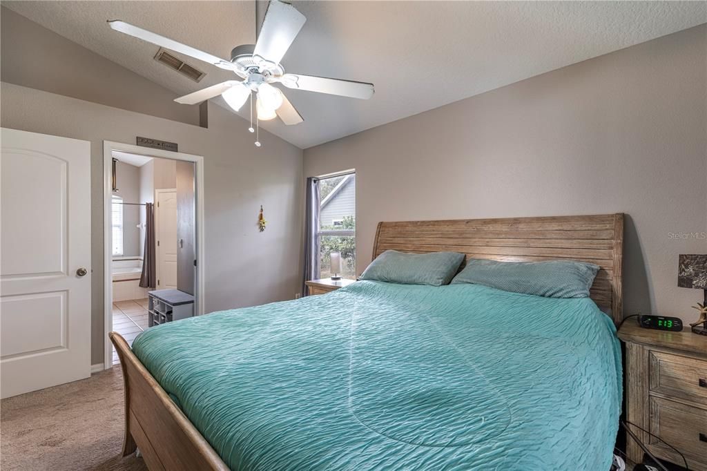 For Sale: $469,000 (4 beds, 2 baths, 1833 Square Feet)