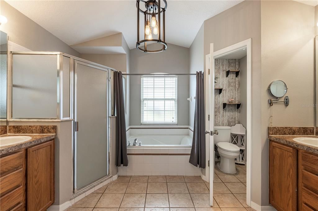 For Sale: $469,000 (4 beds, 2 baths, 1833 Square Feet)