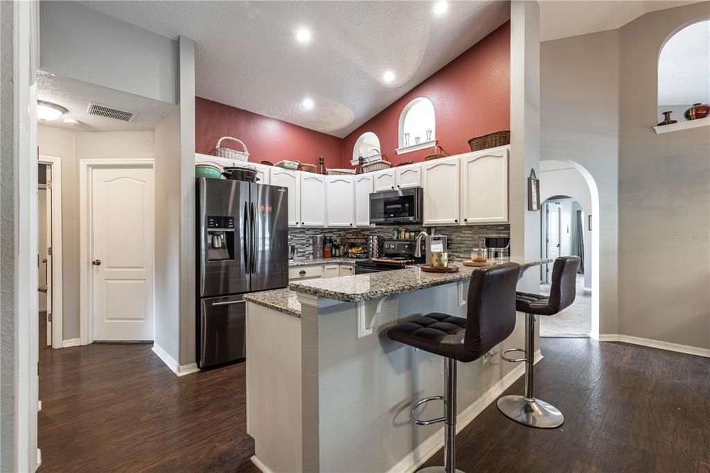 For Sale: $469,000 (4 beds, 2 baths, 1833 Square Feet)