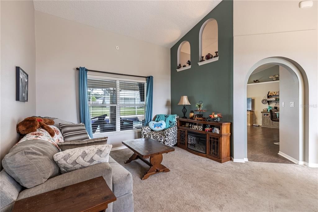 For Sale: $469,000 (4 beds, 2 baths, 1833 Square Feet)