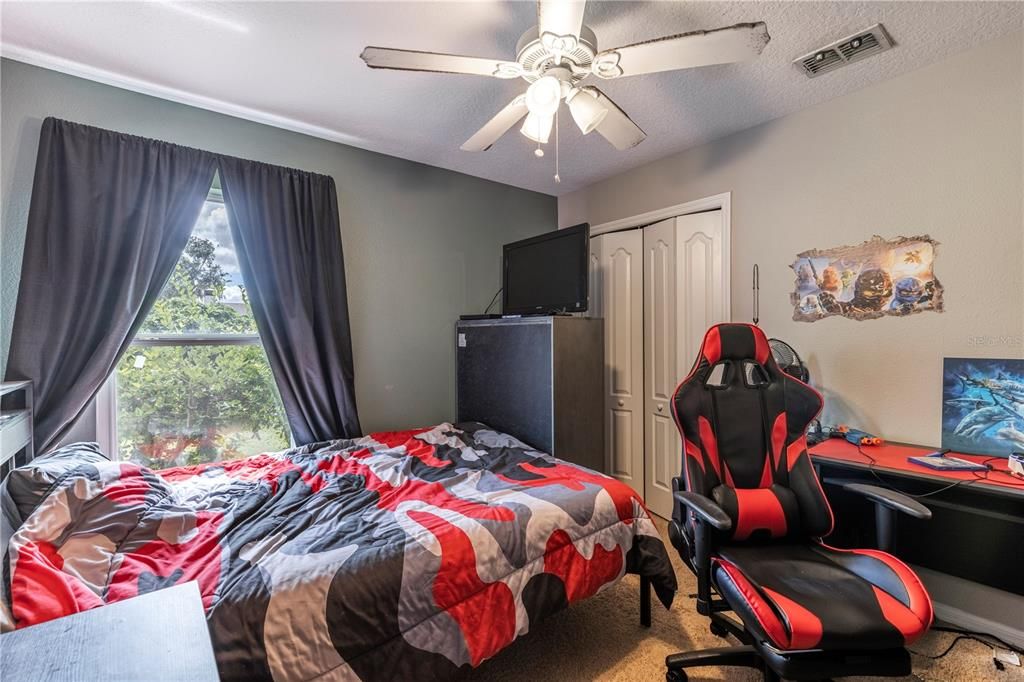 For Sale: $469,000 (4 beds, 2 baths, 1833 Square Feet)