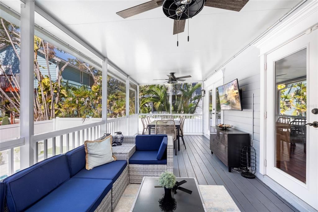 合同活跃: $899,900 (3 贝兹, 2 浴室, 1904 平方英尺)