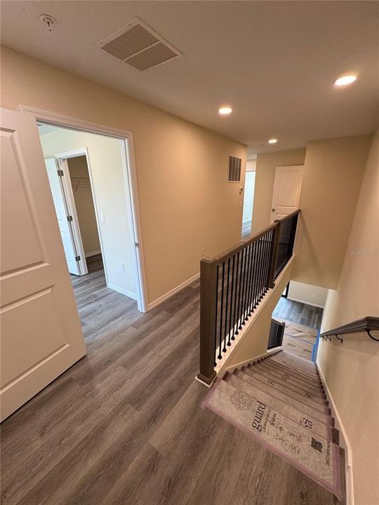 For Sale: $400,000 (3 beds, 2 baths, 1737 Square Feet)