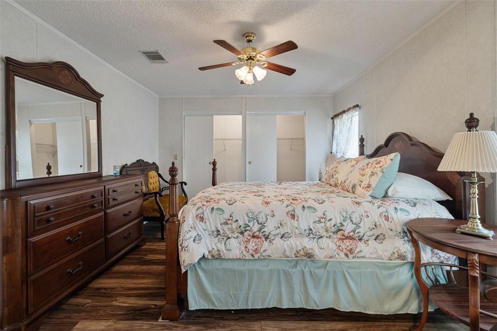 For Sale: $168,000 (2 beds, 2 baths, 1134 Square Feet)