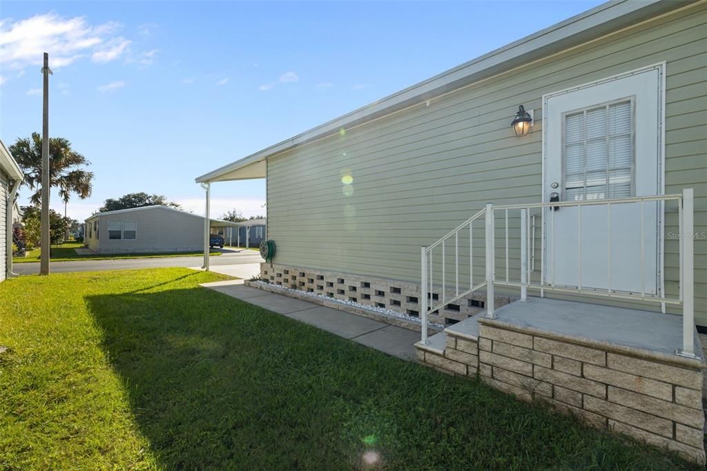 For Sale: $168,000 (2 beds, 2 baths, 1134 Square Feet)