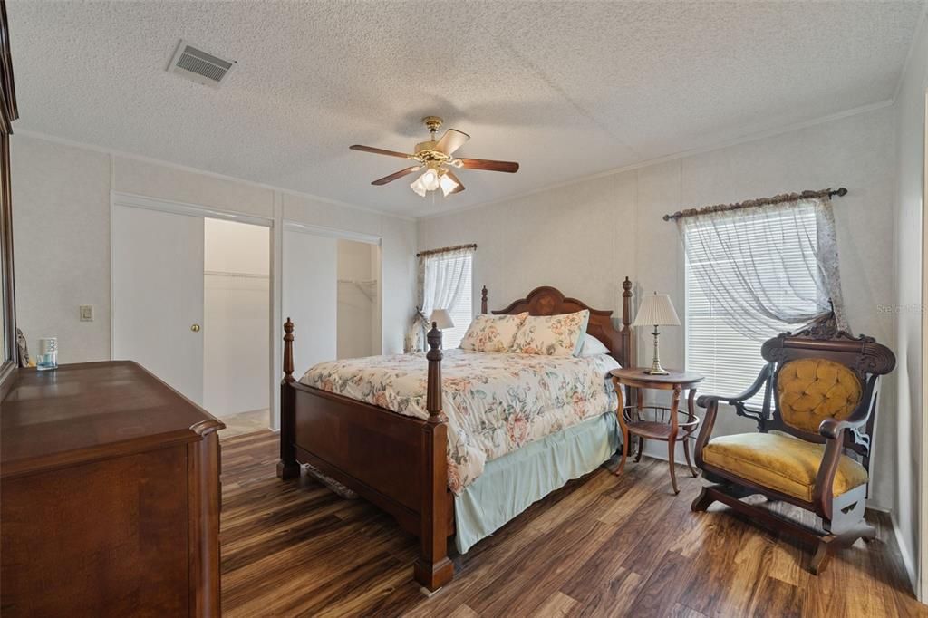 For Sale: $168,000 (2 beds, 2 baths, 1134 Square Feet)