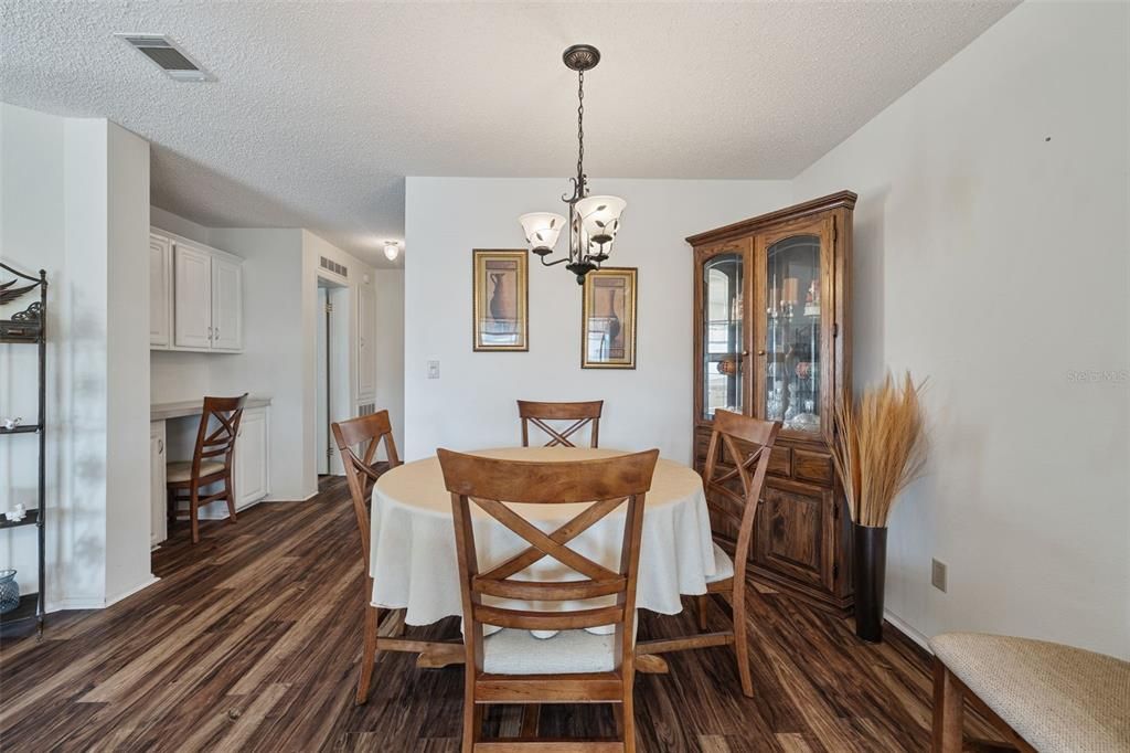 For Sale: $168,000 (2 beds, 2 baths, 1134 Square Feet)