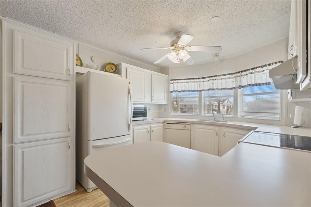 For Sale: $168,000 (2 beds, 2 baths, 1134 Square Feet)