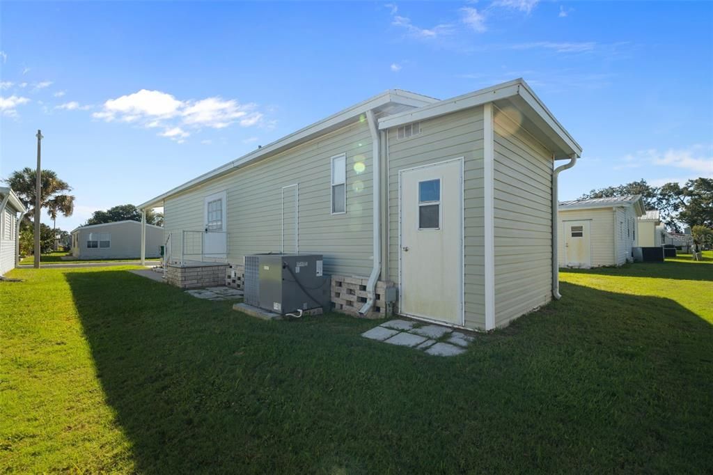 For Sale: $168,000 (2 beds, 2 baths, 1134 Square Feet)